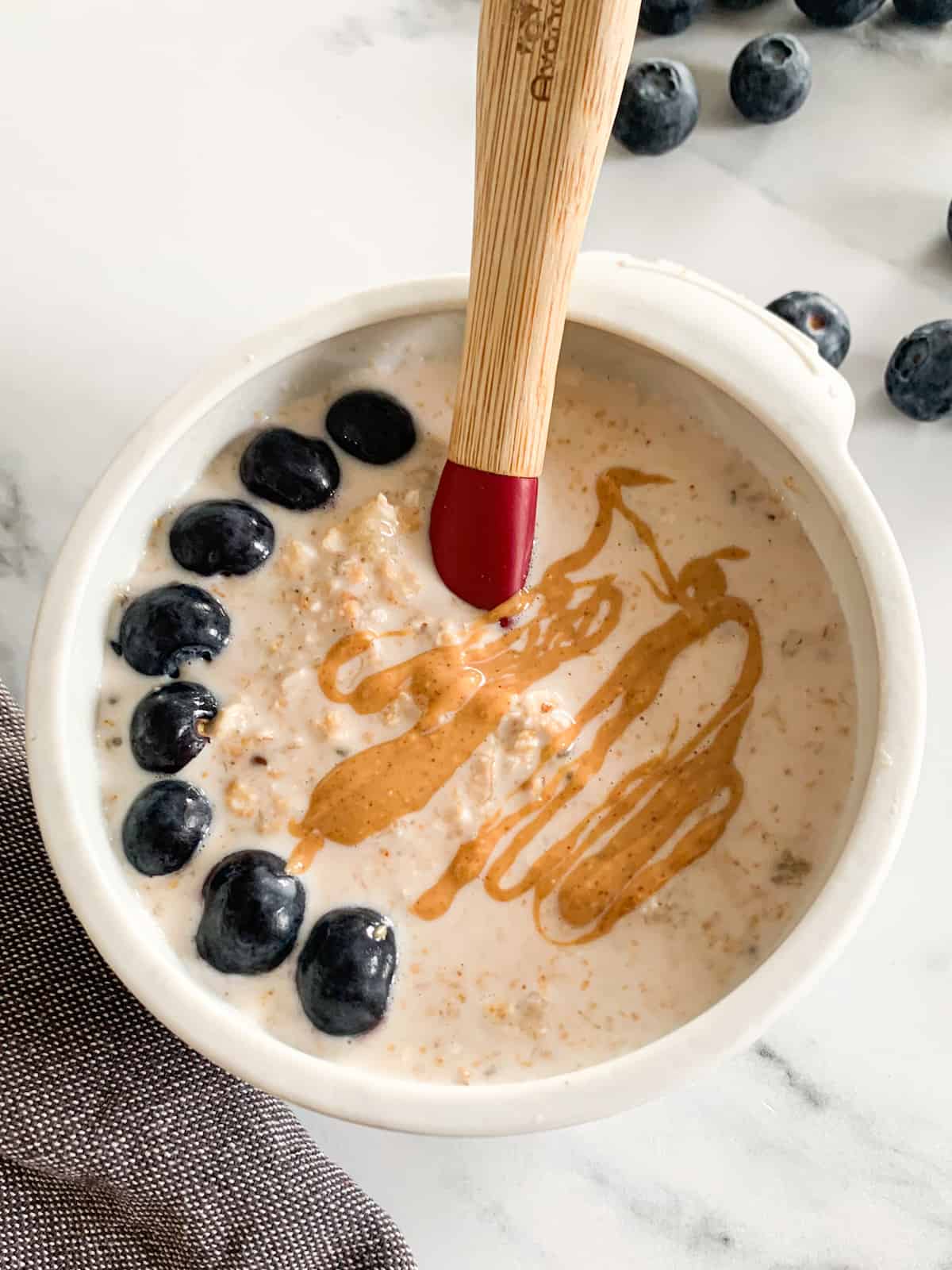 How to Make Overnight Oats (to Share with the Kids)