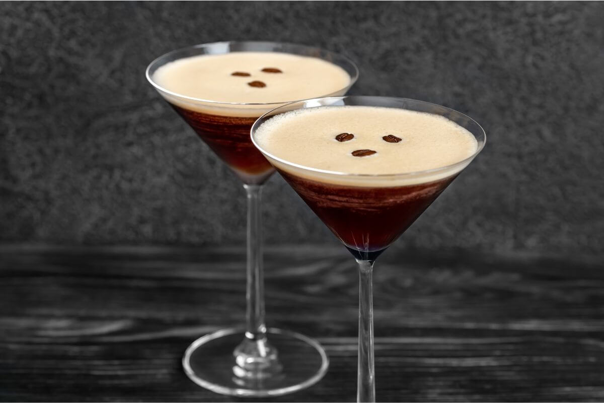 Photo of 2 cocktails made with kahlua (a drink that starts with K)