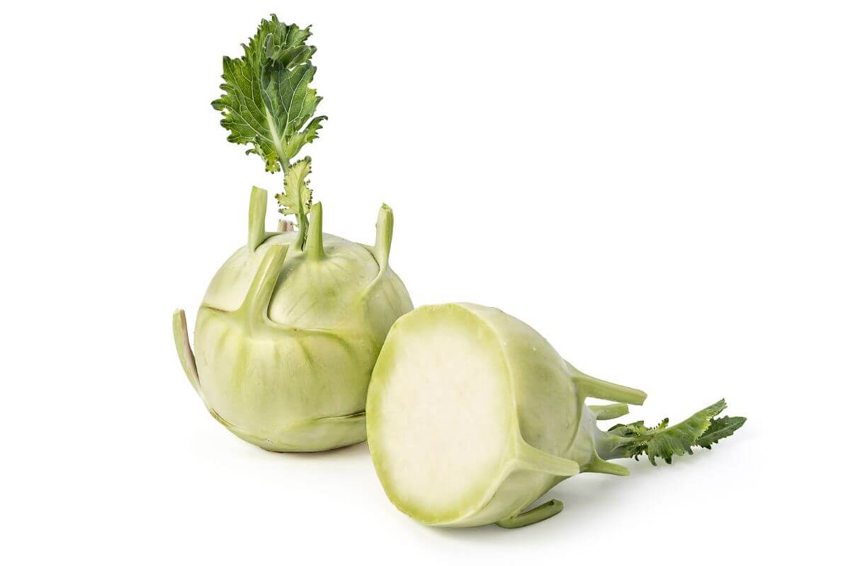 2 kohlrabi on a white background