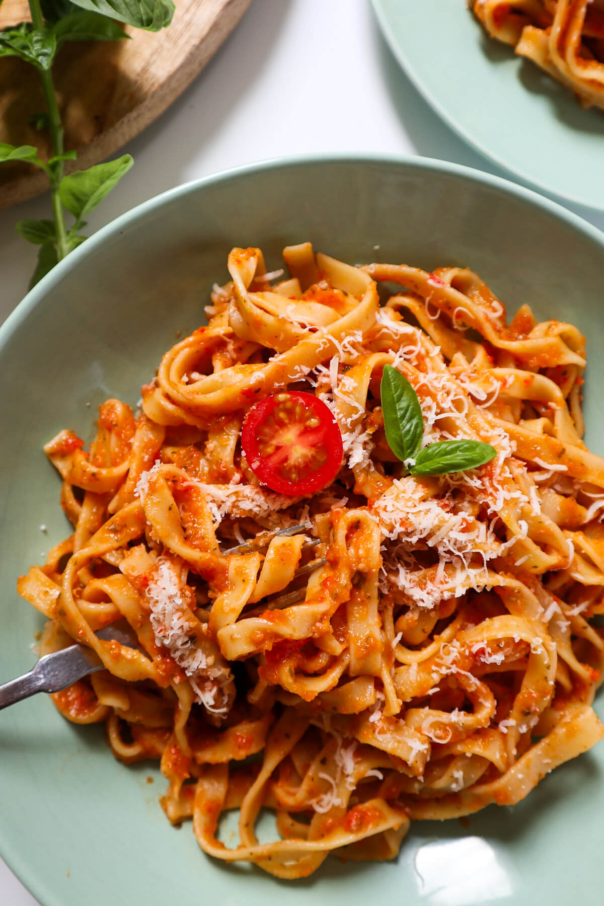 Close up of linguini with the sauce.
