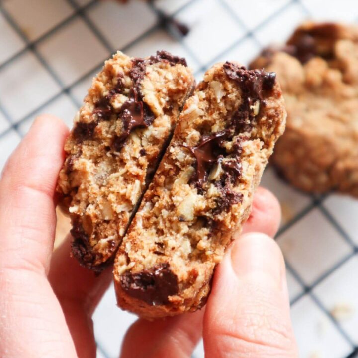 Chocolate chip oatmeal cookies